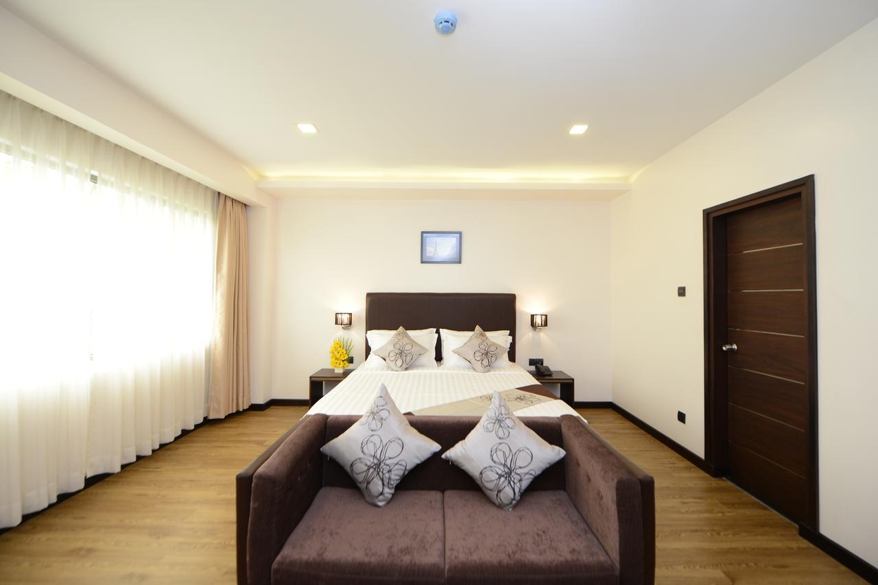 Hotel Lexus Янгон Экстерьер фото